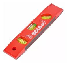 nivel plastico 20cm SOLA c/iman torpedo N